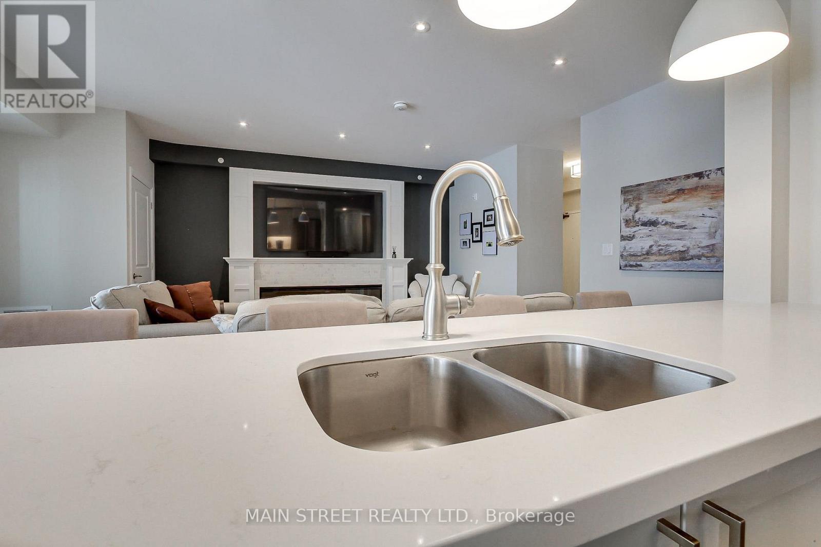 402 - 20 Koda Street, Barrie, Ontario  L9J 0J7 - Photo 16 - S12540278