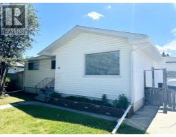 25 Rossdale Road SW Rosscarrock