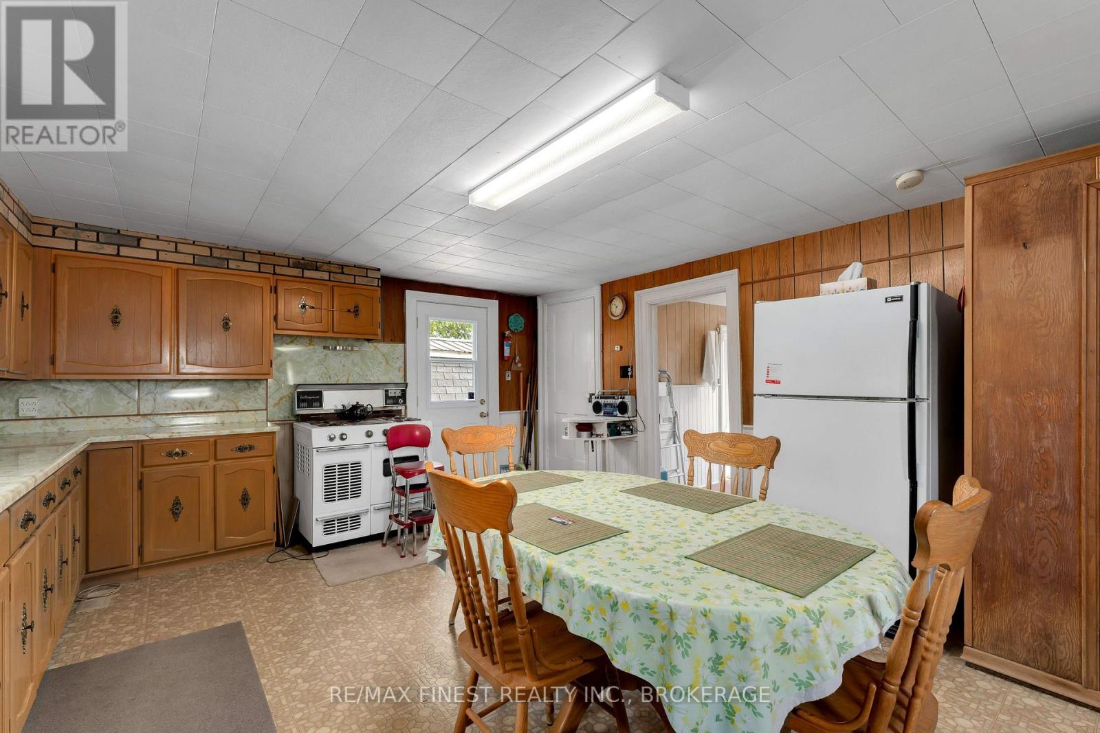 291 Hambly Road, Greater Napanee, Ontario K7R 3K8 - Photo 5 - X12540618