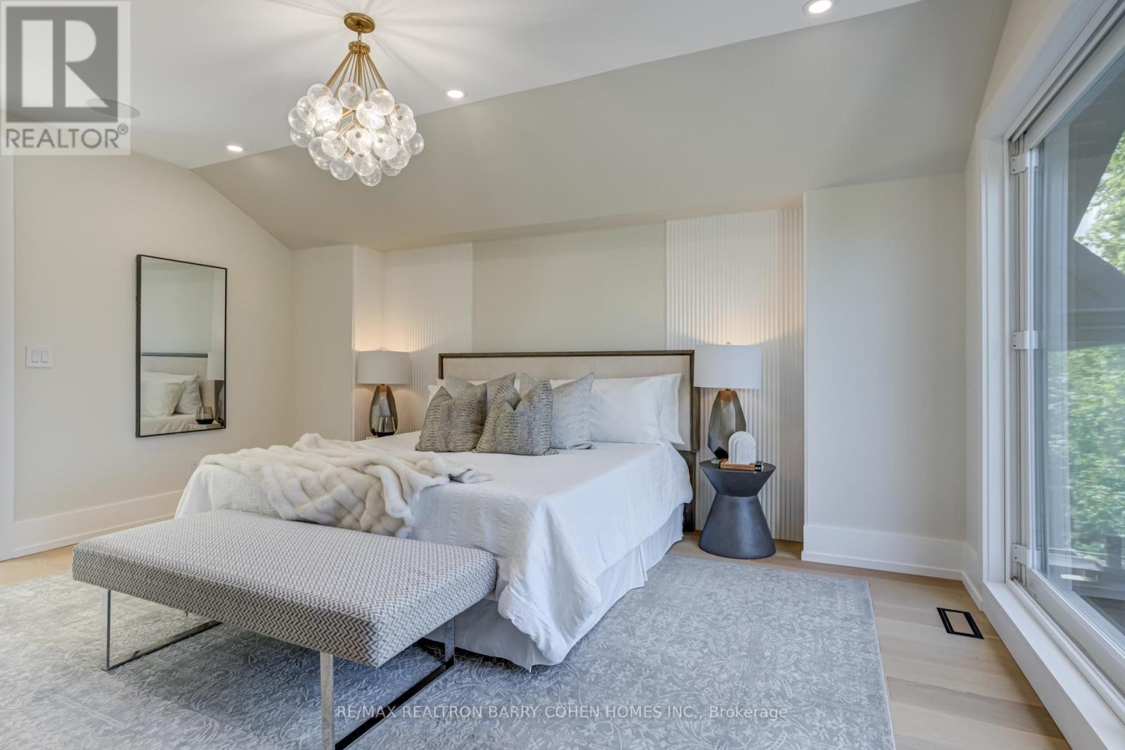 594 Broadway Avenue, Toronto, Ontario  M4G 2S5 - Photo 19 - C12438155