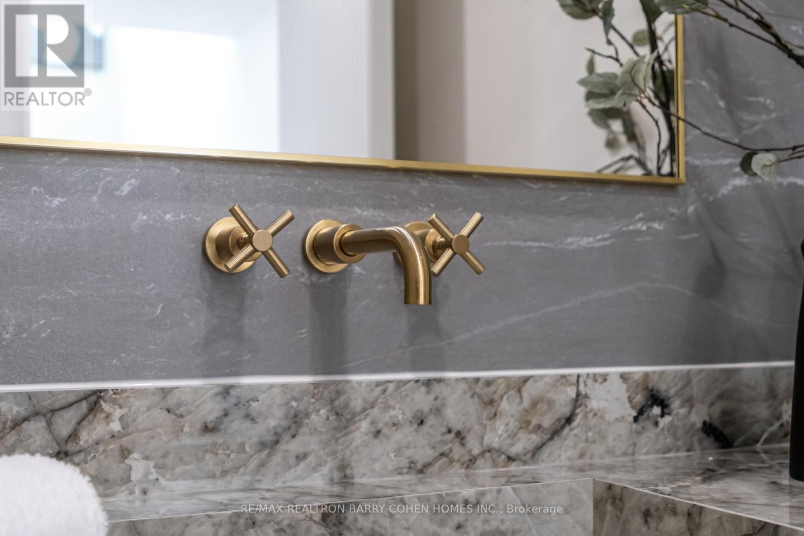 594 Broadway Avenue, Toronto, Ontario  M4G 2S5 - Photo 16 - C12438155