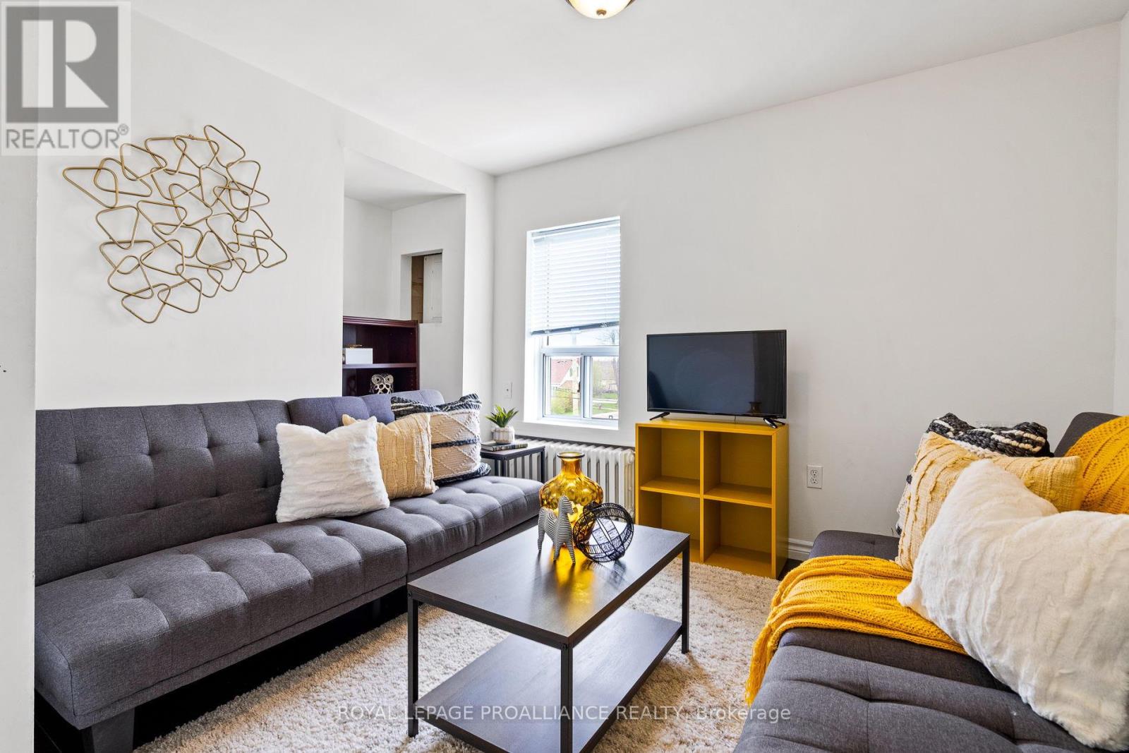 Main - 5654 Desson Avenue, Niagara Falls, Ontario  L2G 3T2 - Photo 8 - X12540628