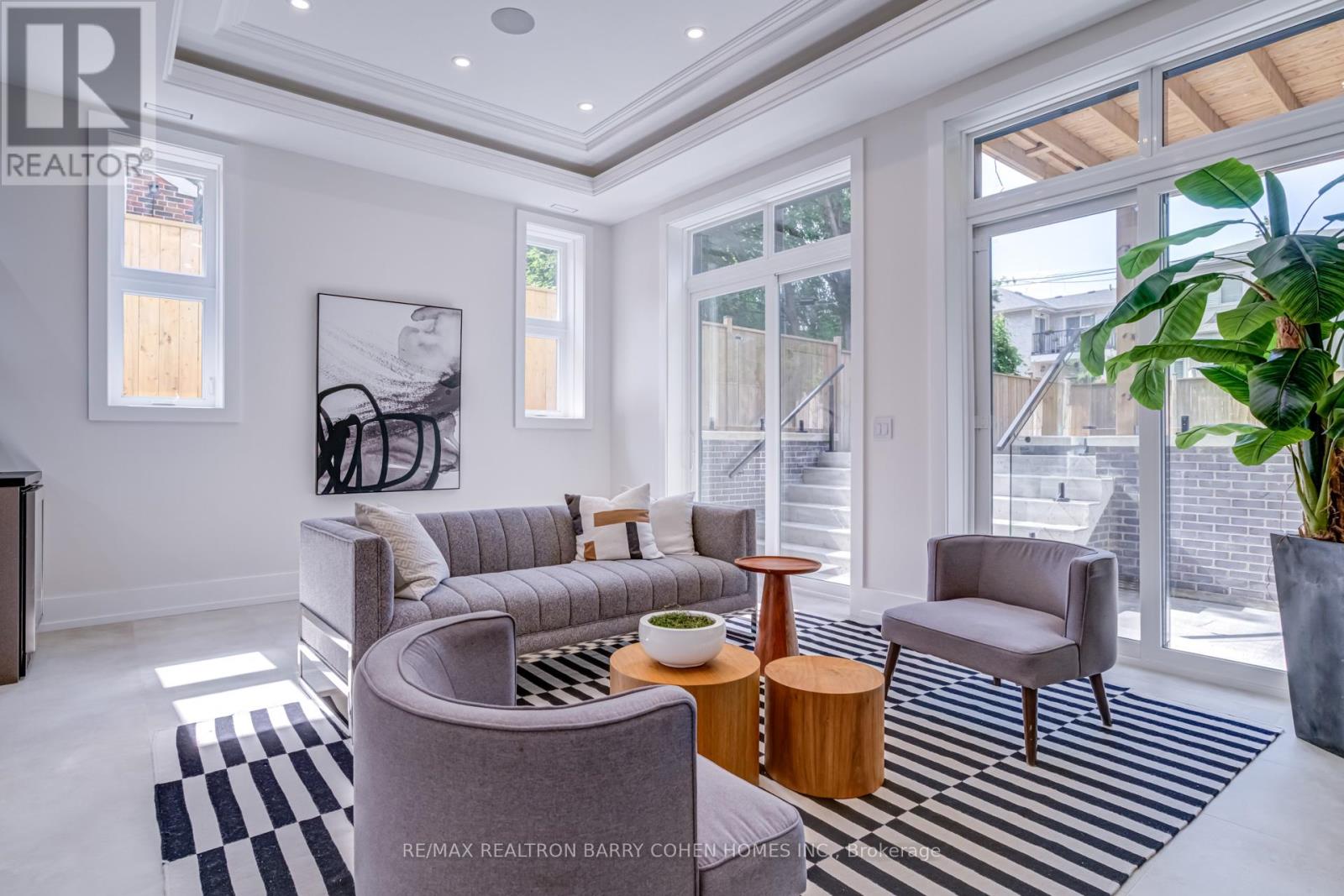 594 Broadway Avenue, Toronto, Ontario  M4G 2S5 - Photo 32 - C12438155