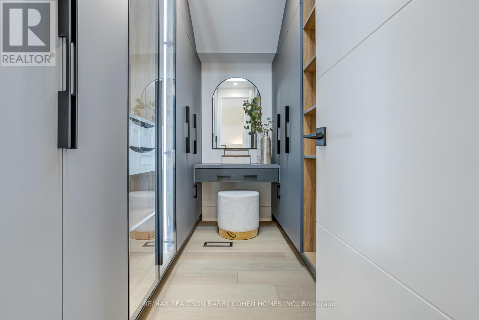 594 Broadway Avenue, Toronto, Ontario  M4G 2S5 - Photo 25 - C12438155