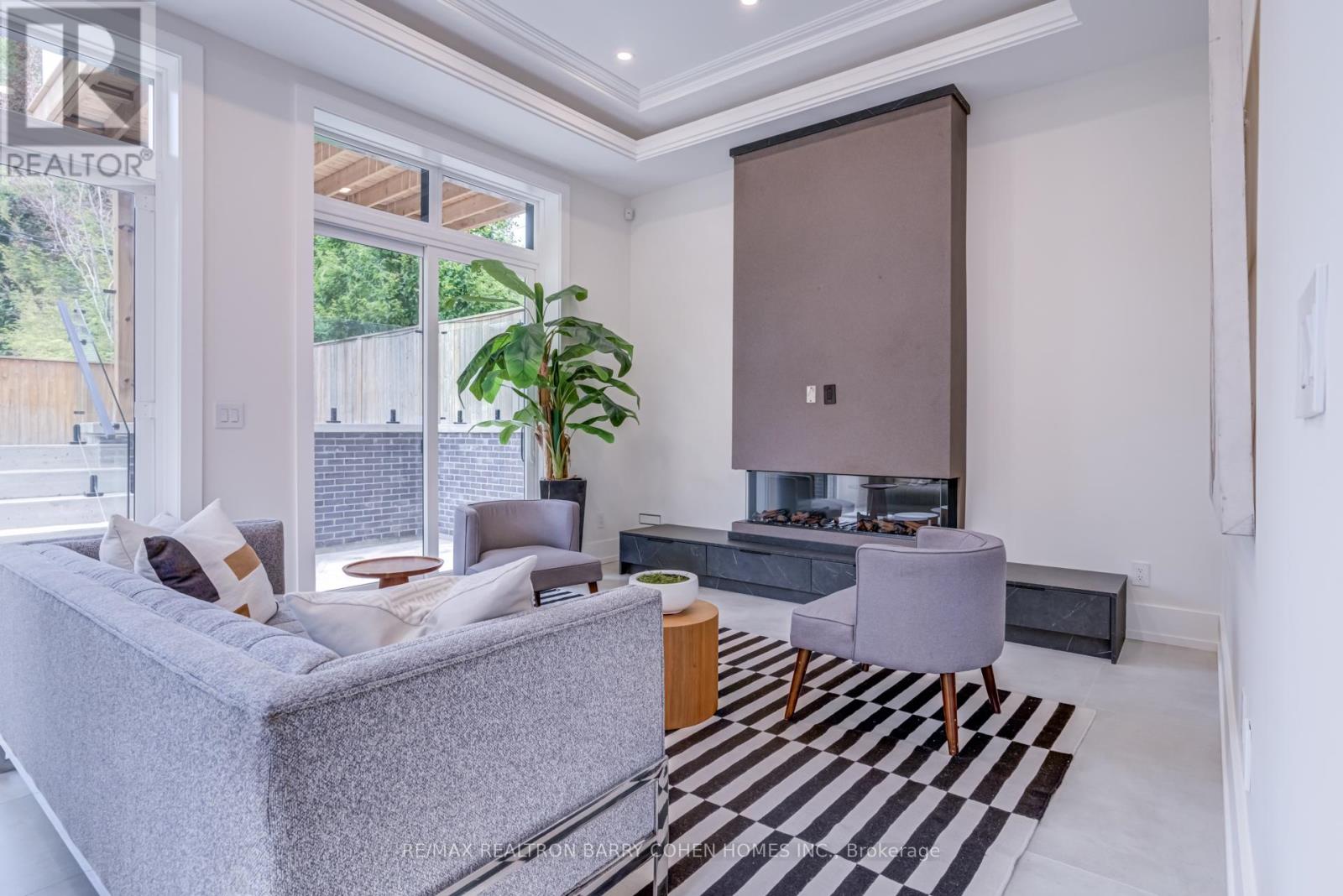 594 Broadway Avenue, Toronto, Ontario  M4G 2S5 - Photo 31 - C12438155