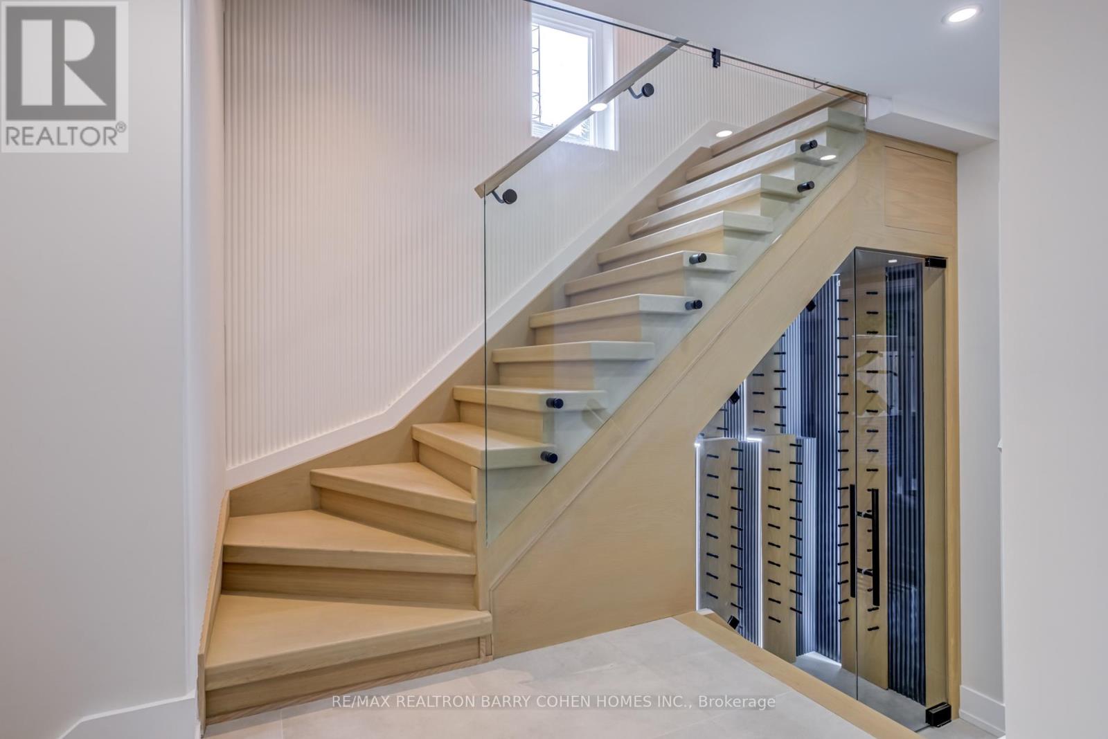 594 Broadway Avenue, Toronto, Ontario  M4G 2S5 - Photo 27 - C12438155