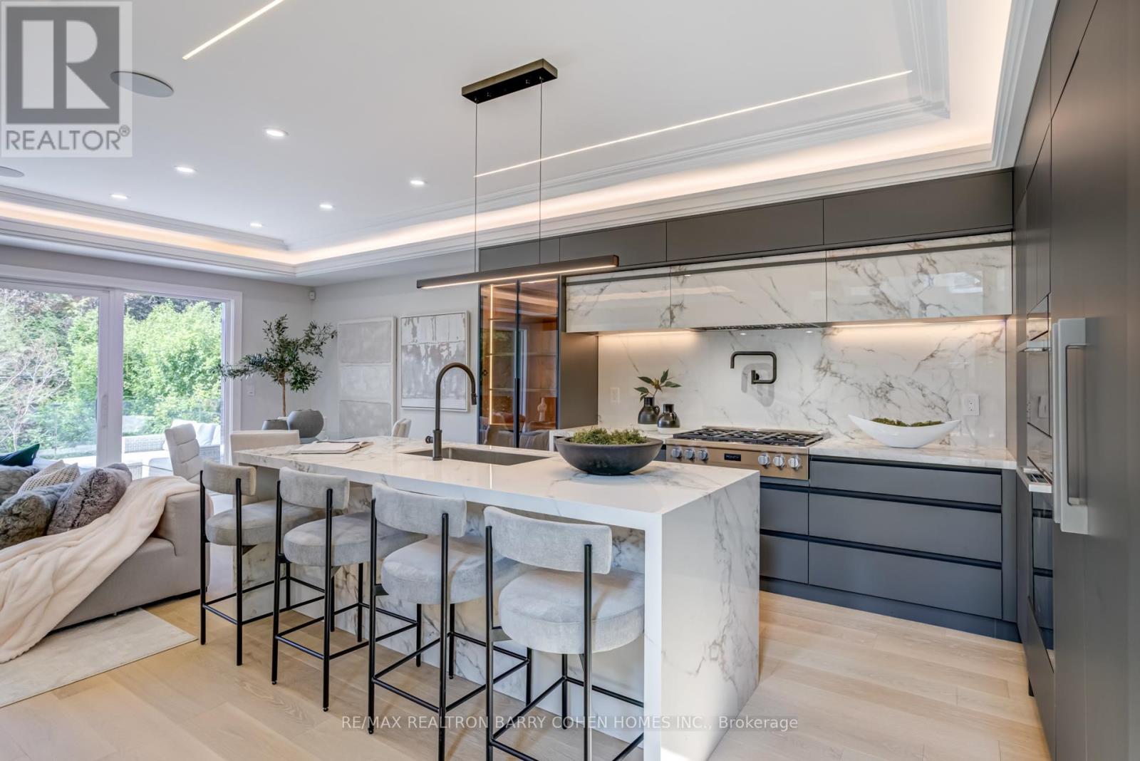 594 Broadway Avenue, Toronto, Ontario  M4G 2S5 - Photo 6 - C12438155