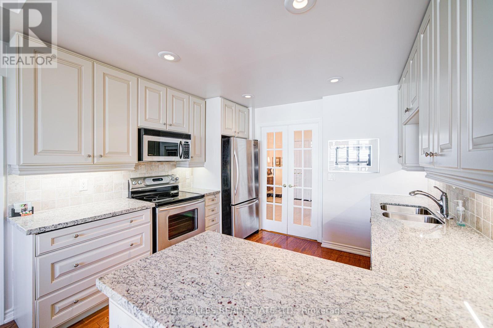 404 - 1 Glen Park, Toronto, Ontario  M6B 4M5 - Photo 18 - C12540244