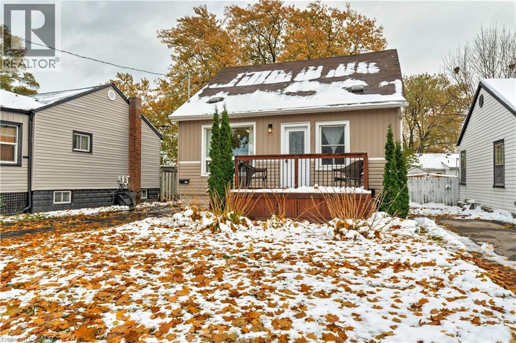 284 Walter Avenue N, Hamilton, Ontario L8H 5R4 - Photo 2 - 40787974