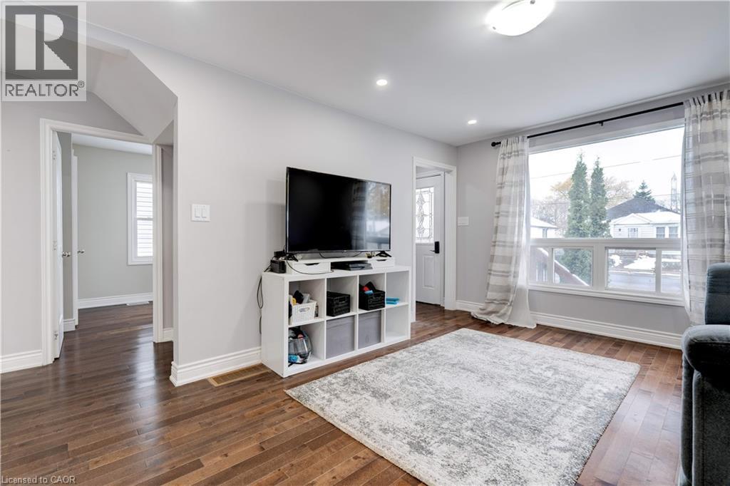 284 Walter Avenue N, Hamilton, Ontario L8H 5R4 - Photo 8 - 40787974