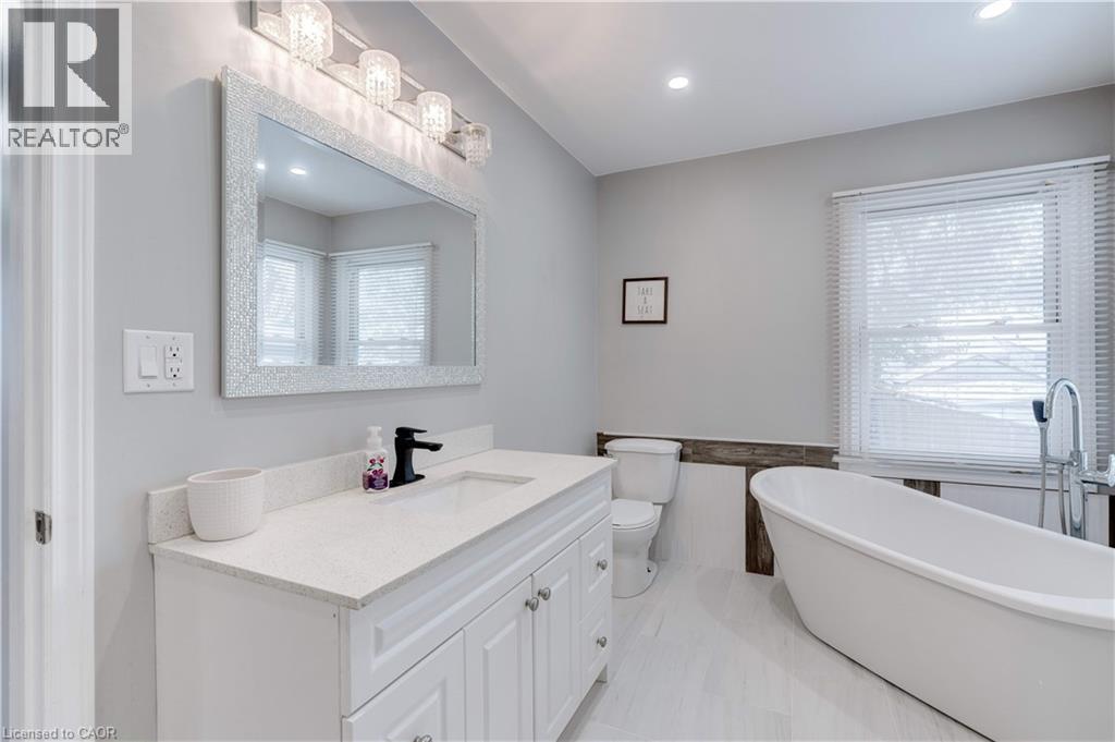 284 Walter Avenue N, Hamilton, Ontario L8H 5R4 - Photo 10 - 40787974