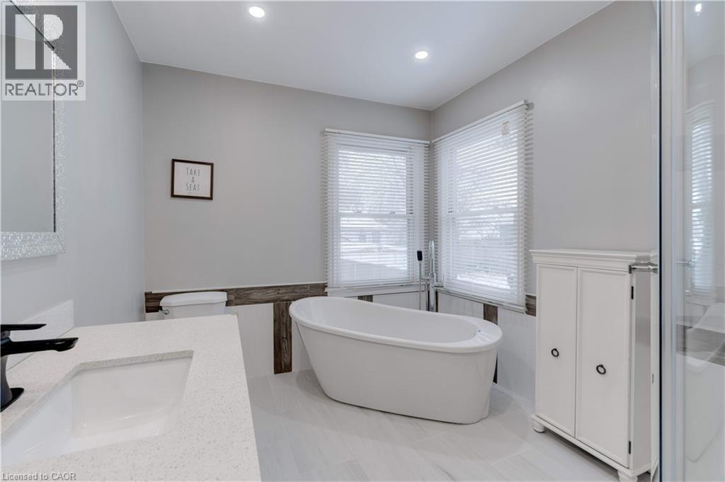 284 Walter Avenue N, Hamilton, Ontario L8H 5R4 - Photo 11 - 40787974