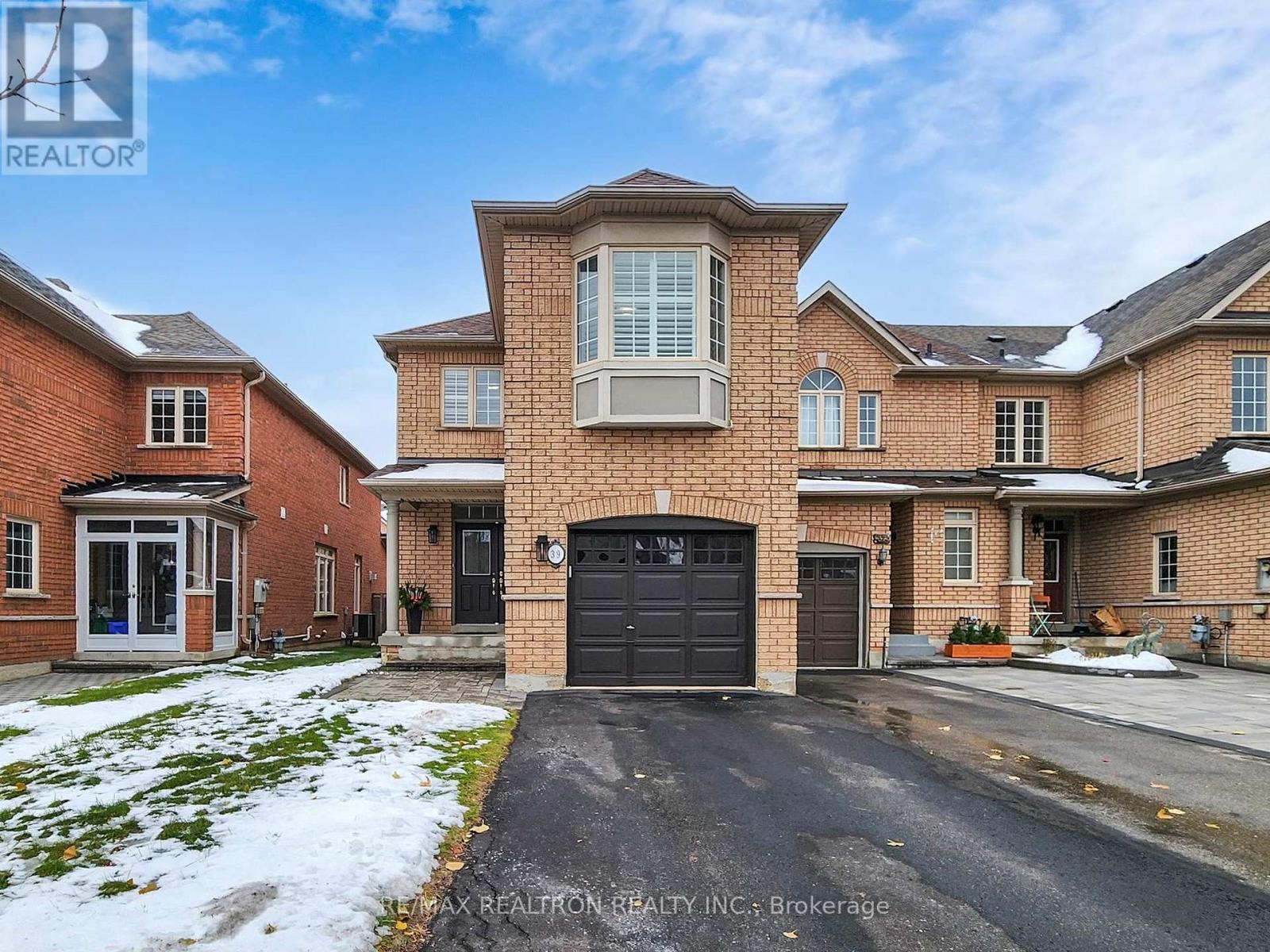 39 VENTURE AVENUE, Richmond Hill, Ontario
