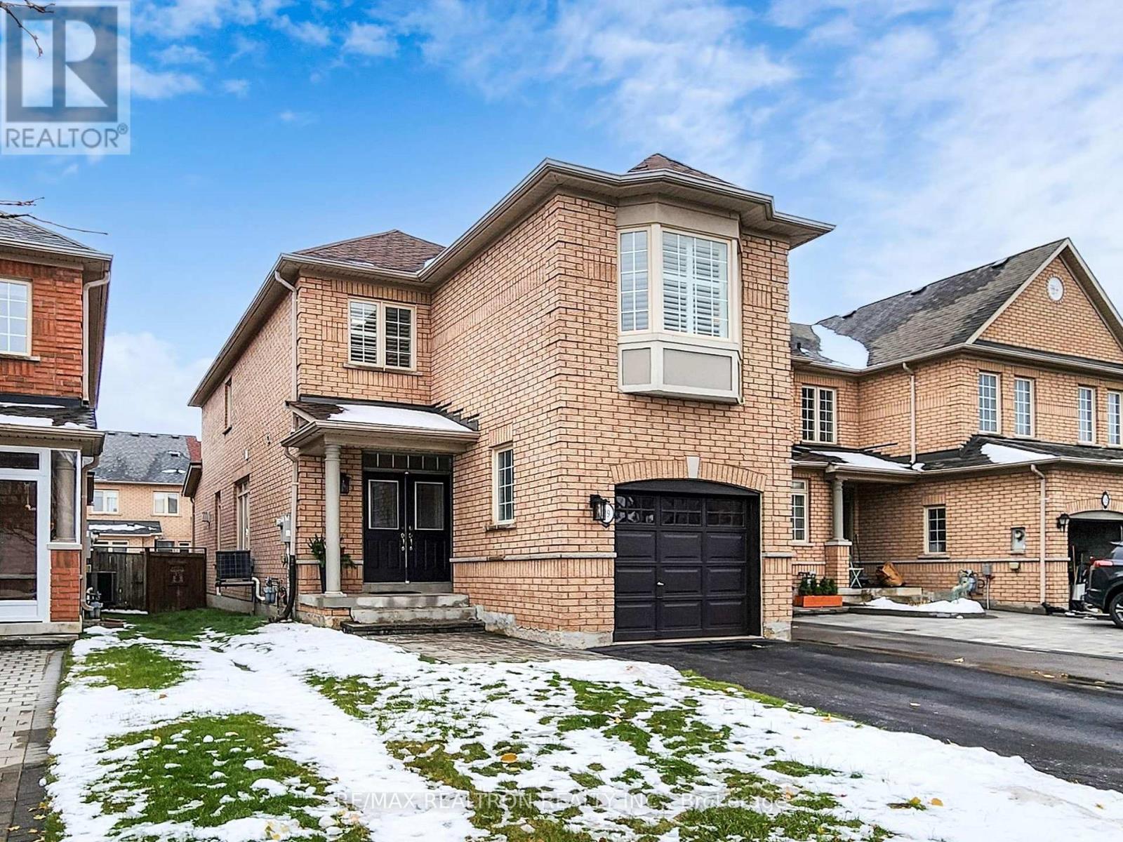 39 Venture Avenue, Richmond Hill, Ontario L4S 2P2 - Photo 2 - N12535824