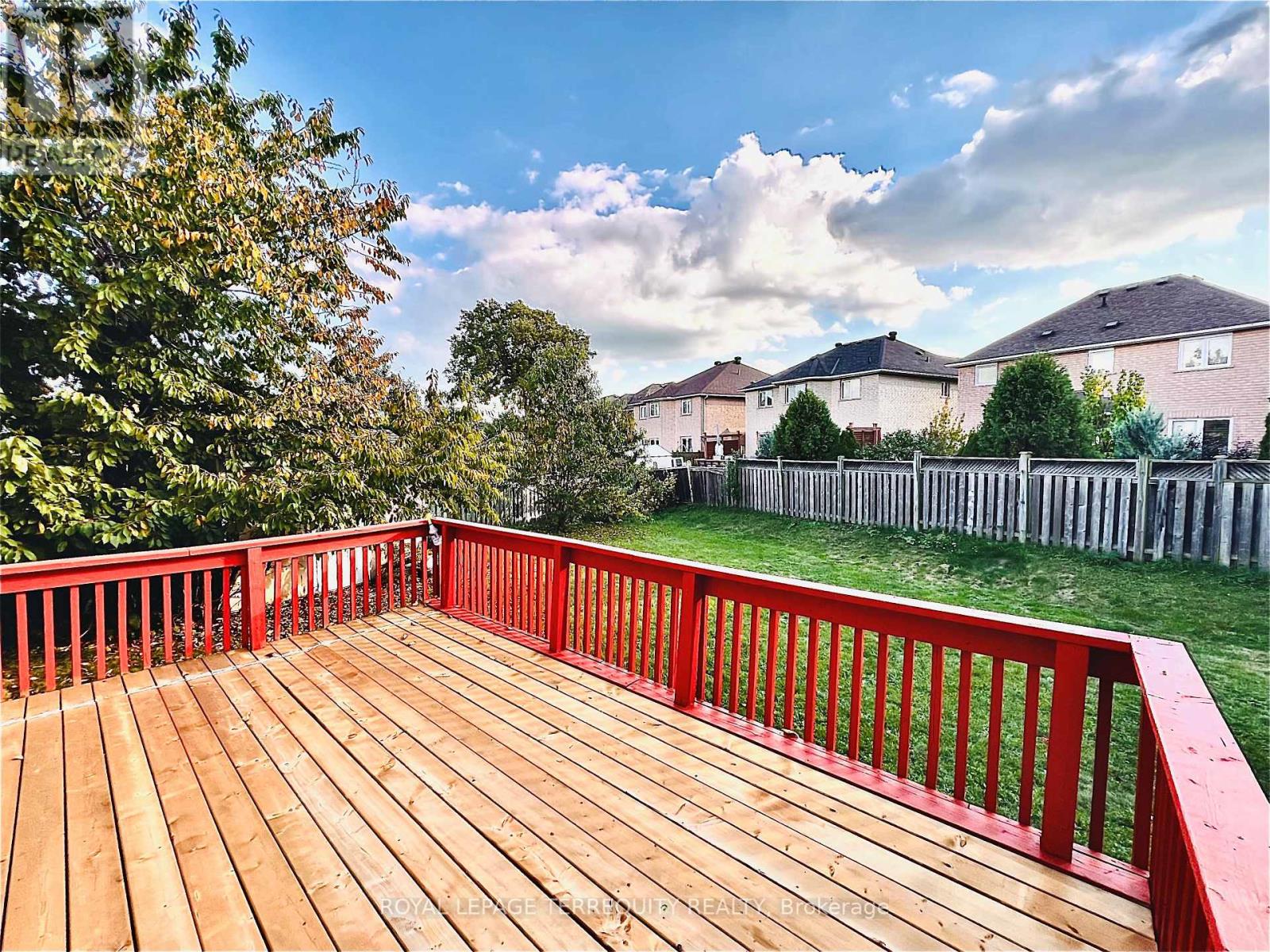 531 Loretta Court, Mississauga, Ontario  L5B 3S2 - Photo 6 - W12540214