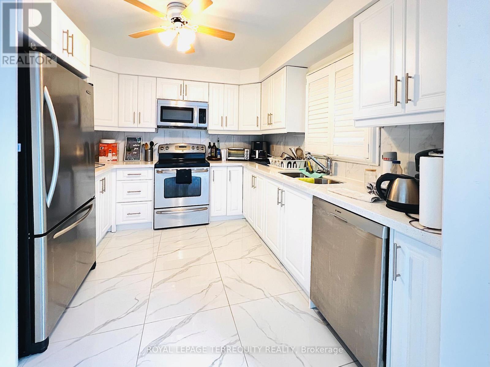 531 Loretta Court, Mississauga, Ontario  L5B 3S2 - Photo 7 - W12540214