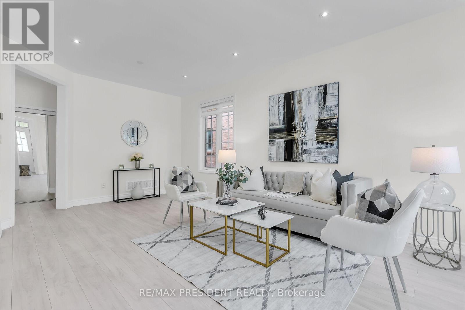 66 Bayhampton Drive, Brampton, Ontario  L6P 2S7 - Photo 3 - W12540222