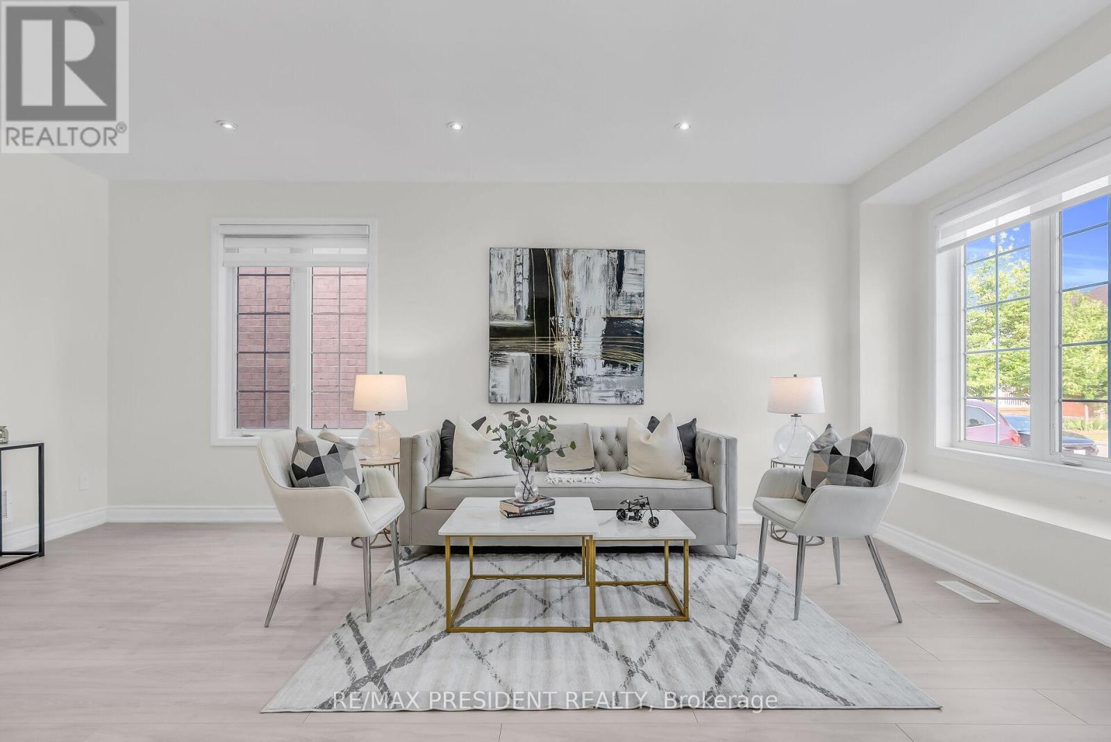 66 Bayhampton Drive, Brampton, Ontario  L6P 2S7 - Photo 4 - W12540222