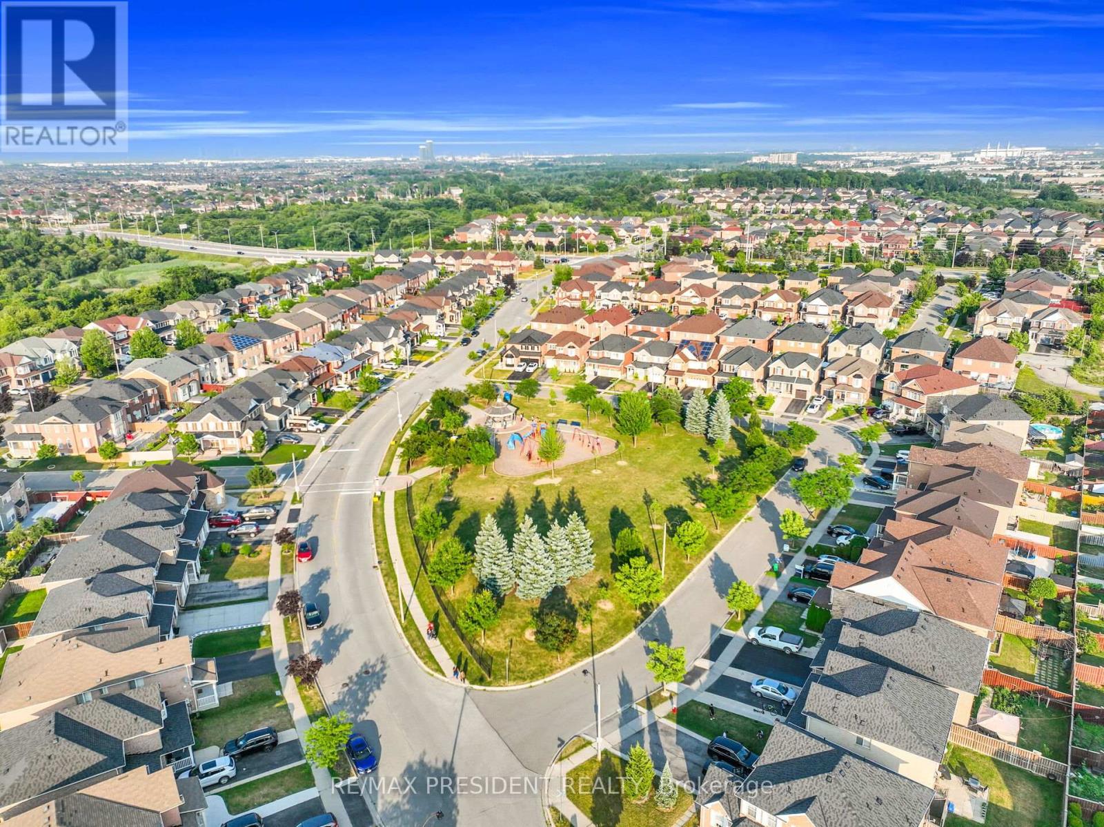 66 Bayhampton Drive, Brampton, Ontario  L6P 2S7 - Photo 47 - W12540222