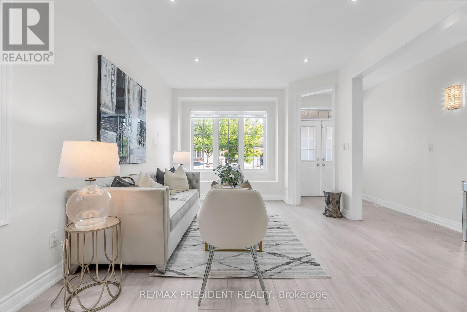 66 Bayhampton Drive, Brampton, Ontario  L6P 2S7 - Photo 5 - W12540222