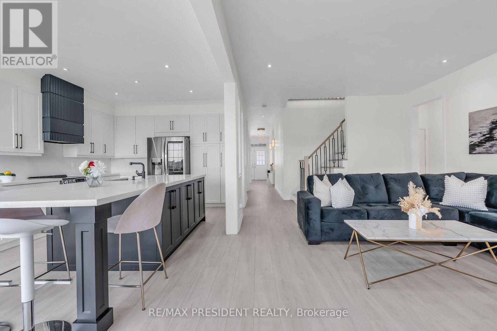 66 Bayhampton Drive, Brampton, Ontario  L6P 2S7 - Photo 7 - W12540222