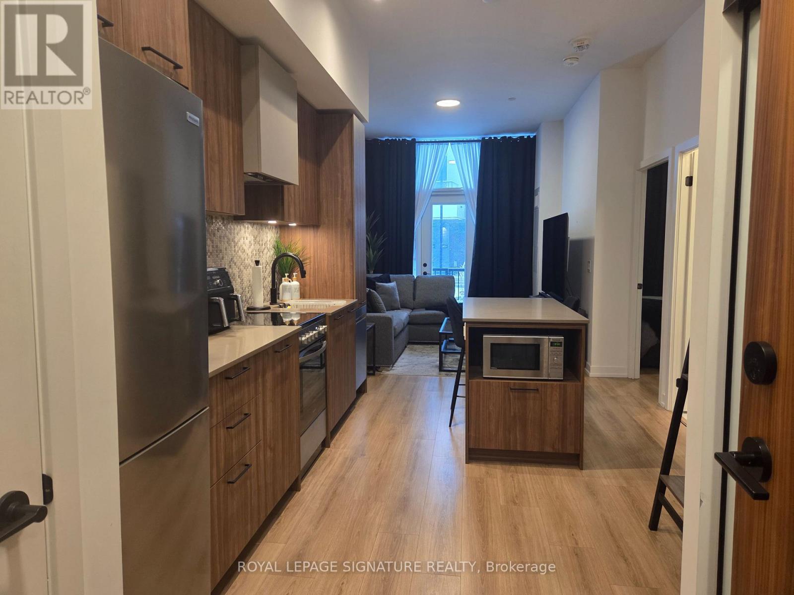 103 - 10 Lagerfeld Drive, Brampton, Ontario  L7A 5L3 - Photo 7 - W12540226