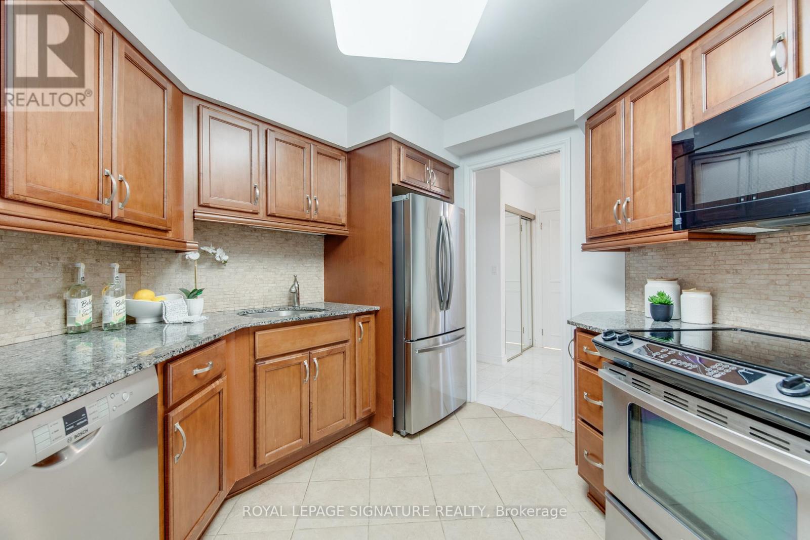 2108 - 1 Palace Pier Court, Toronto, Ontario  M8V 3W9 - Photo 20 - W12540248