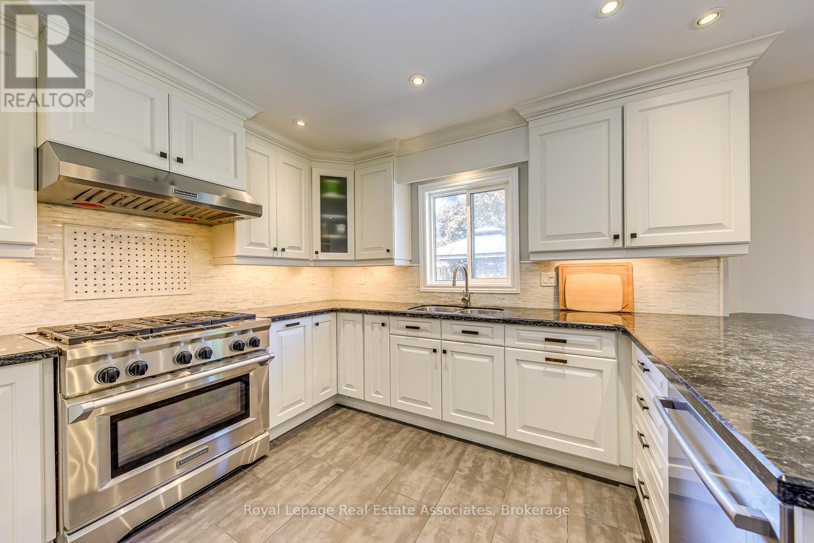 2535 Andover Road, Oakville, Ontario  L6H 6C3 - Photo 13 - W12540332