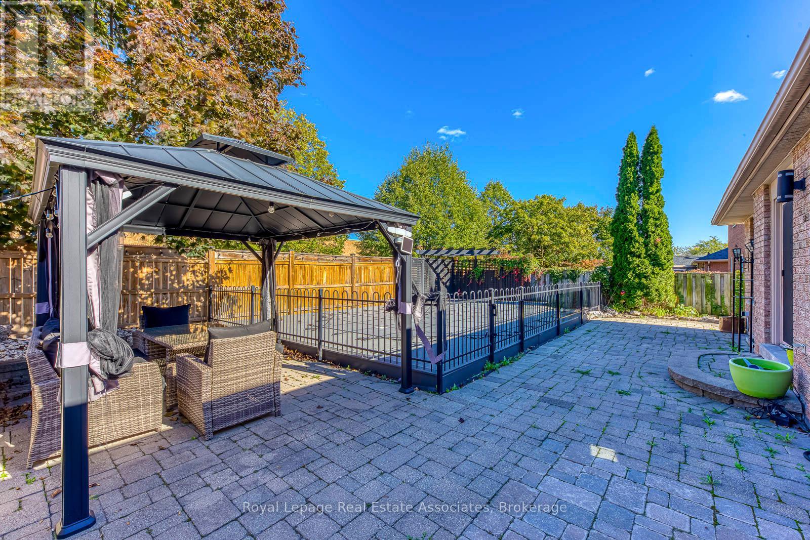 2535 Andover Road, Oakville, Ontario  L6H 6C3 - Photo 44 - W12540332