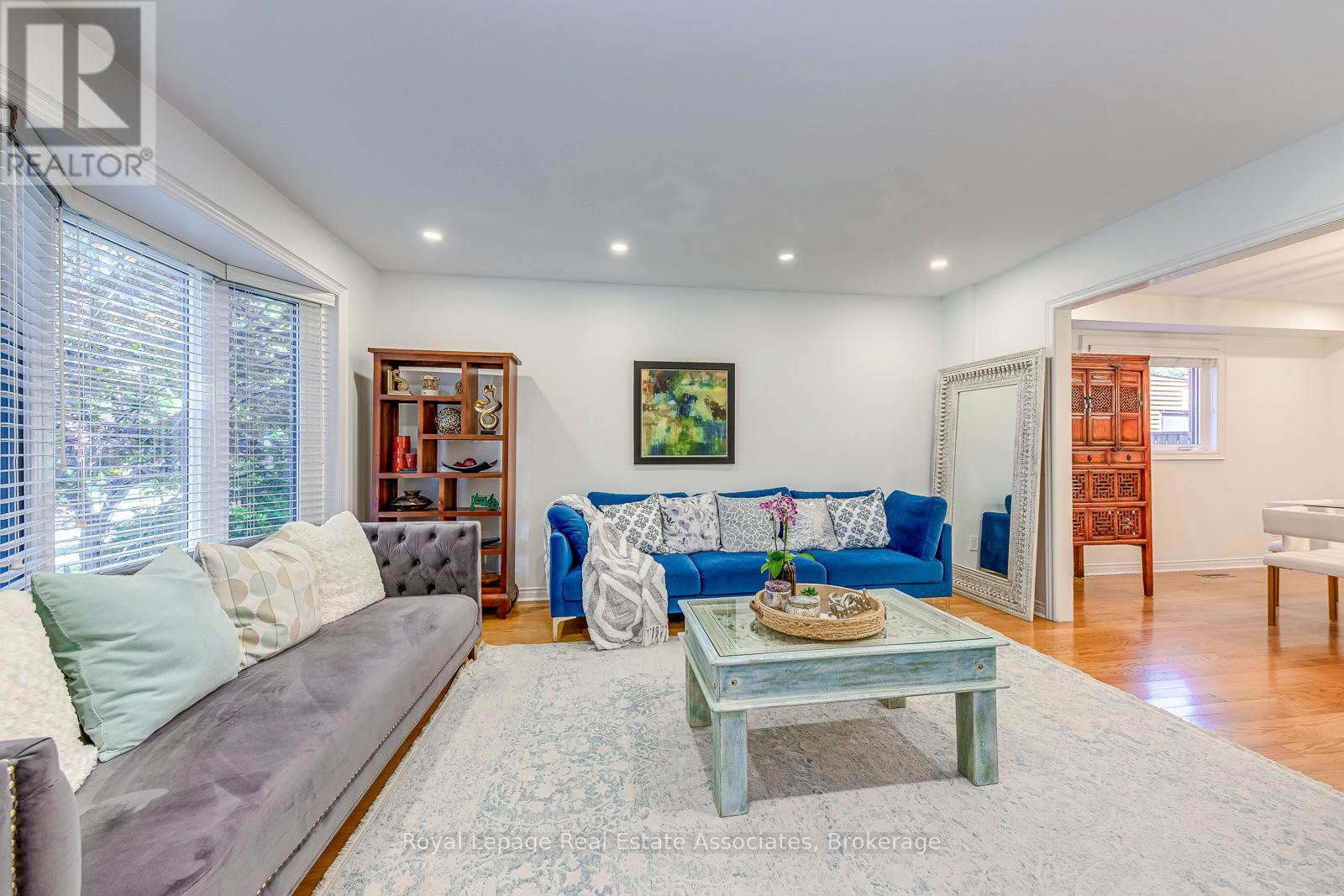 2535 Andover Road, Oakville, Ontario  L6H 6C3 - Photo 5 - W12540332