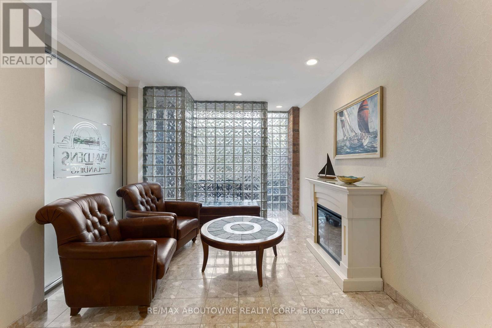 903 - 1110 Walden Circle, Mississauga, Ontario  L5J 4R3 - Photo 4 - W12540338