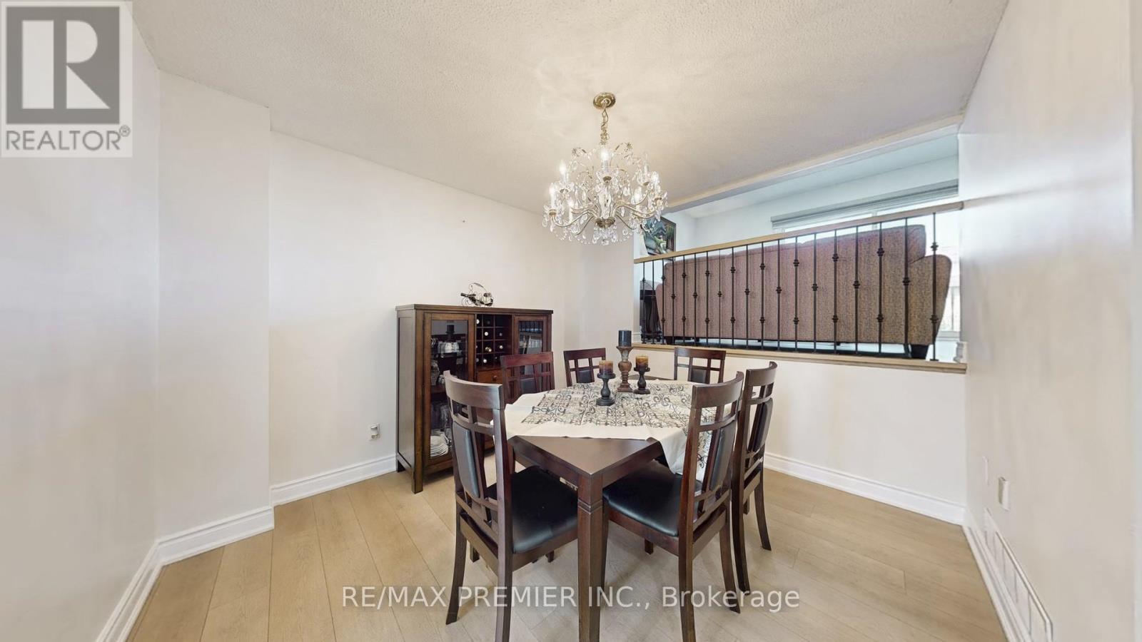 16 Magdalena Court, Toronto, Ontario  M9V 4S7 - Photo 11 - W12540364