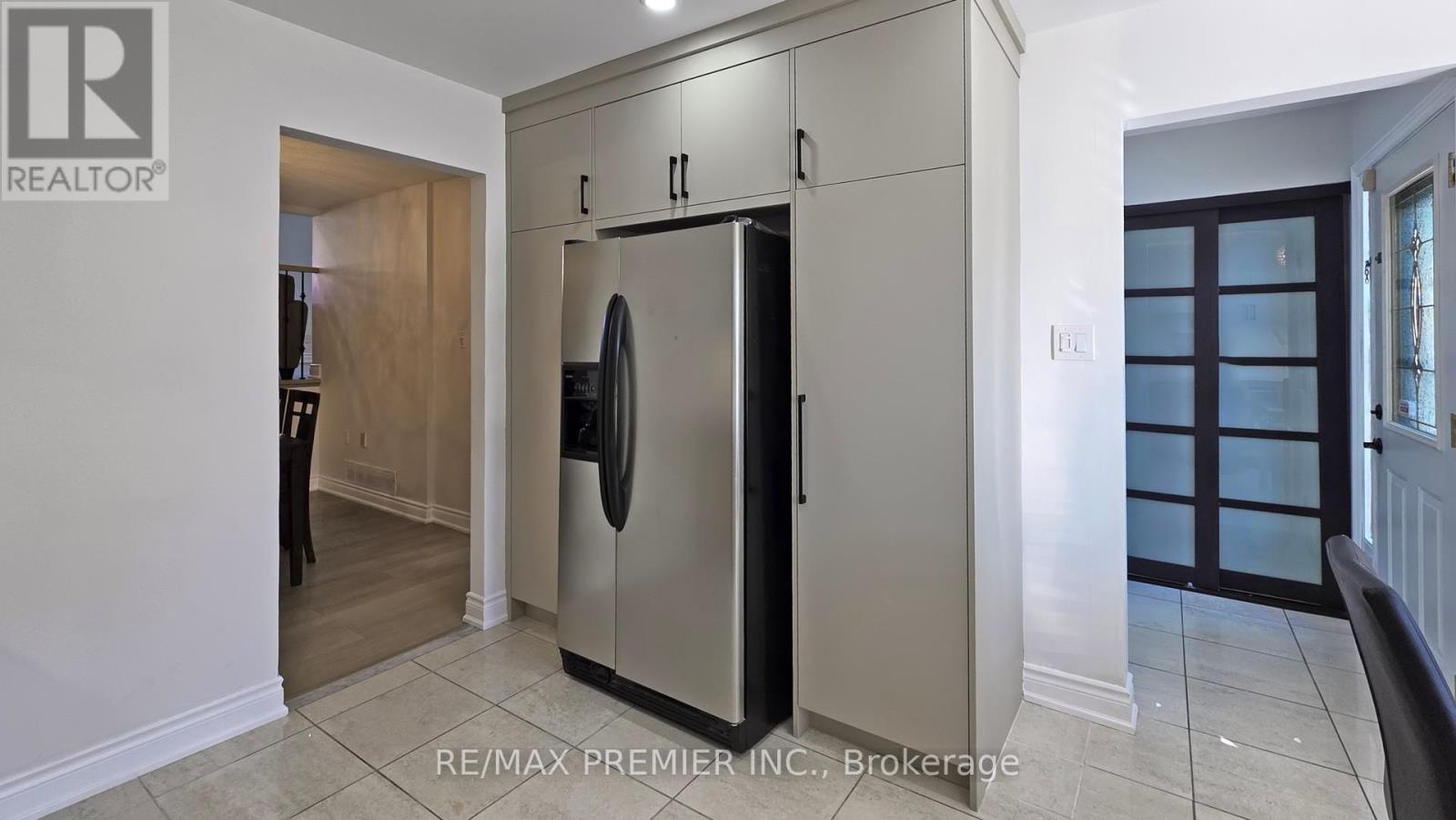 16 Magdalena Court, Toronto, Ontario  M9V 4S7 - Photo 16 - W12540364