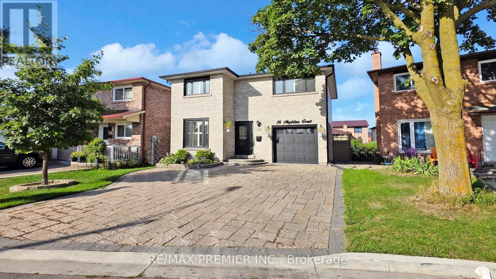 16 Magdalena Court, Toronto, Ontario  M9V 4S7 - Photo 3 - W12540364