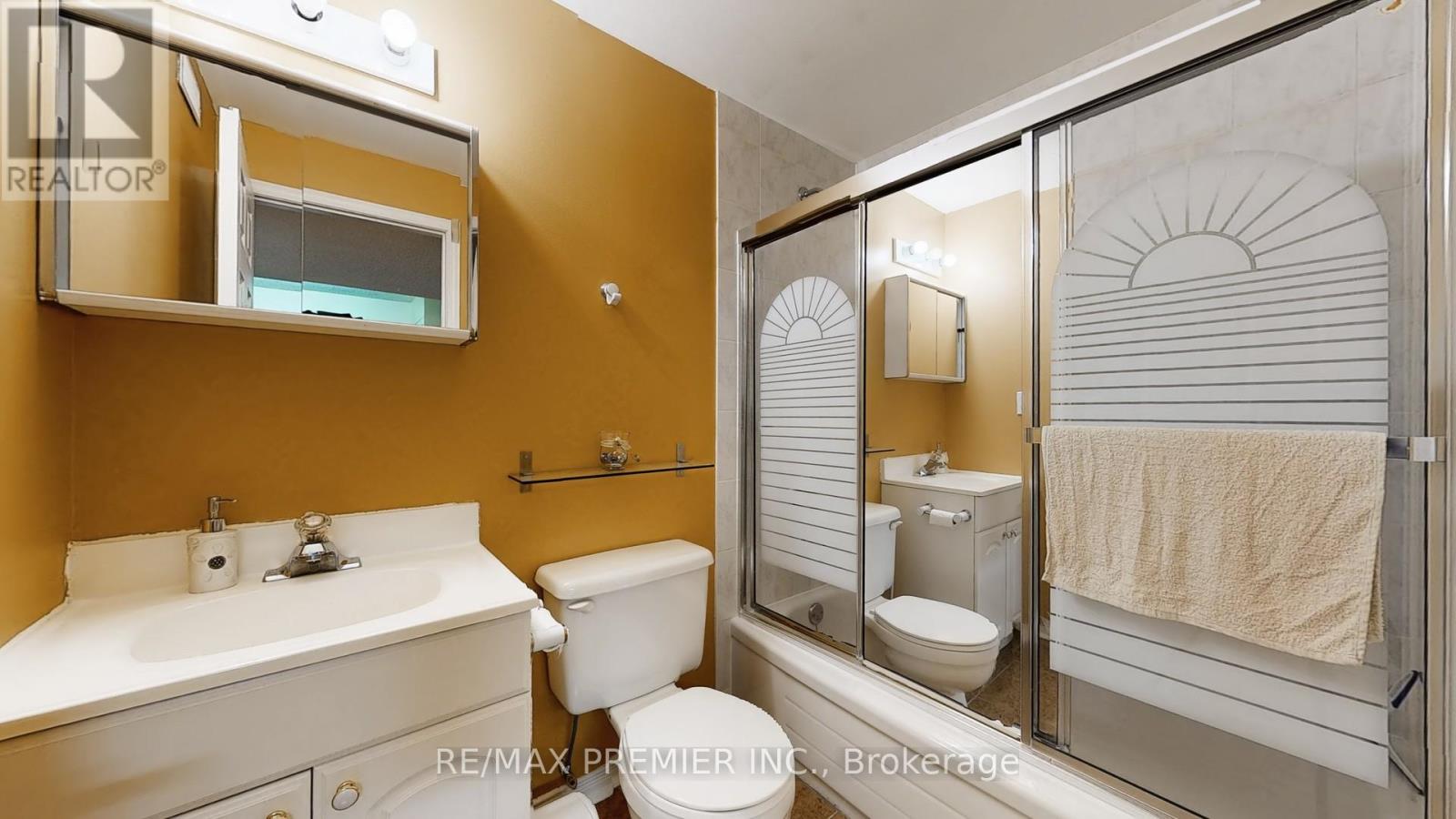 16 Magdalena Court, Toronto, Ontario  M9V 4S7 - Photo 34 - W12540364