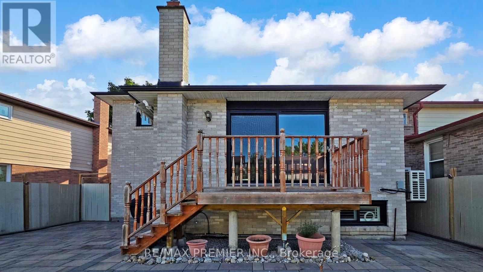 16 Magdalena Court, Toronto, Ontario  M9V 4S7 - Photo 37 - W12540364