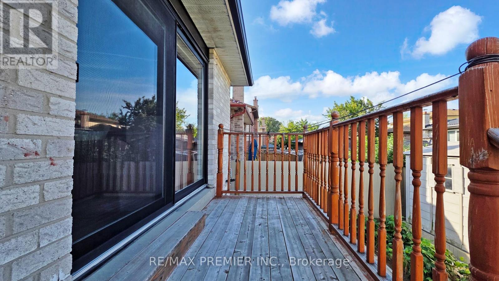 16 Magdalena Court, Toronto, Ontario  M9V 4S7 - Photo 40 - W12540364