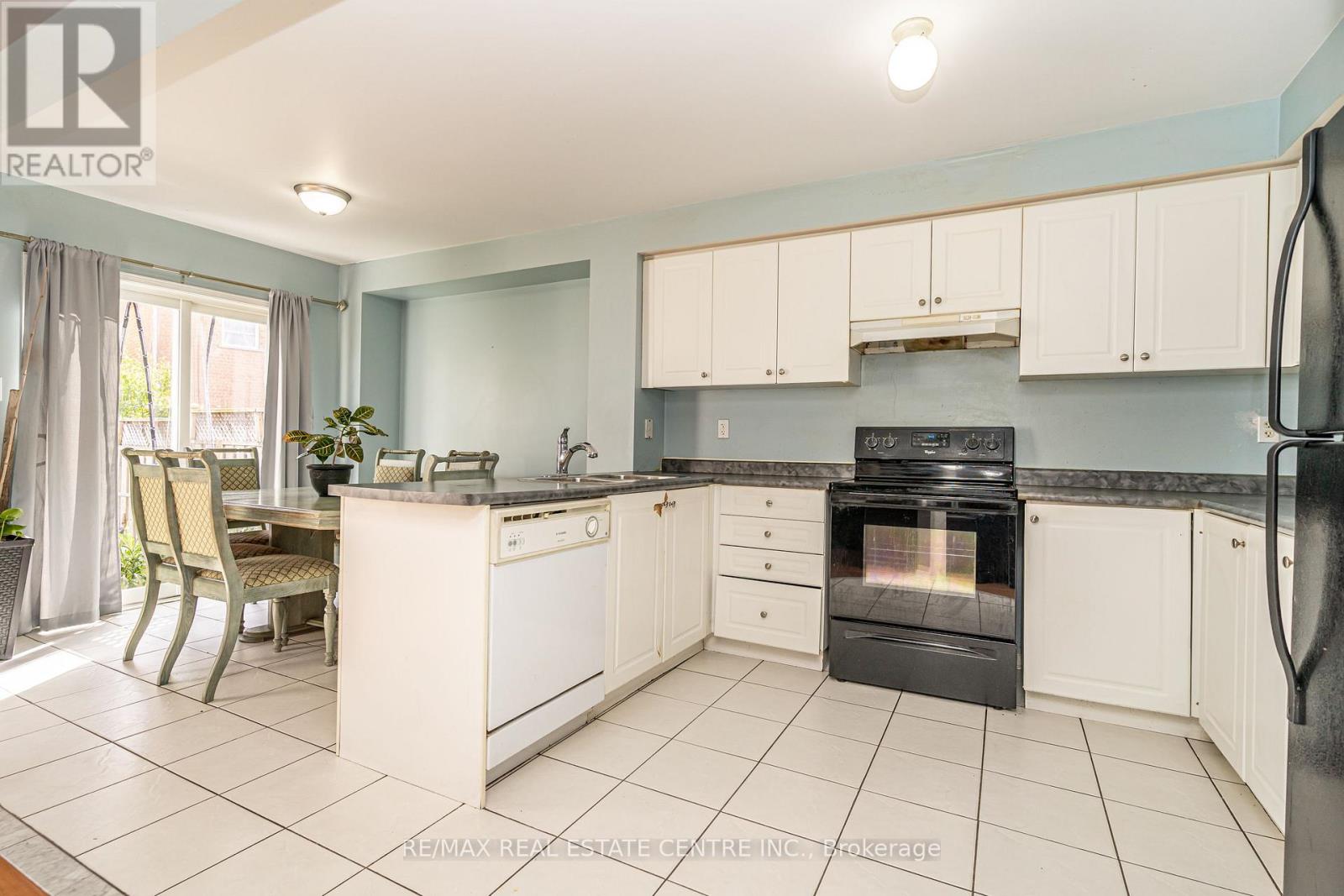 43 Trumpet Valley Boulevard, Brampton, Ontario  L7A 2Z8 - Photo 16 - W12540376