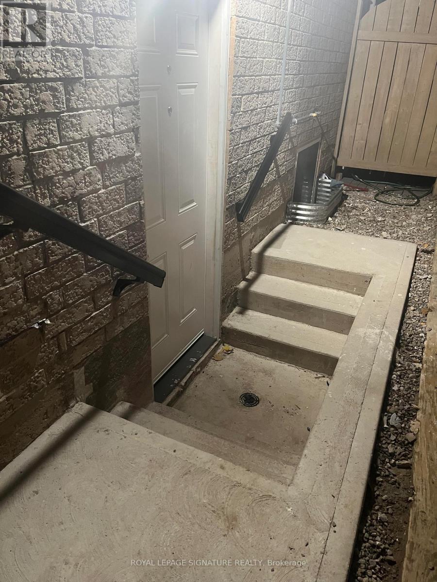 BSMT - 2304 BANKSIDE DRIVE, Mississauga, Ontario