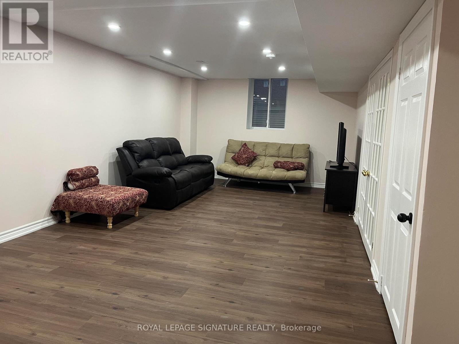 Bsmt - 2304 Bankside Drive, Mississauga, Ontario  L5M 6E1 - Photo 11 - W12540398