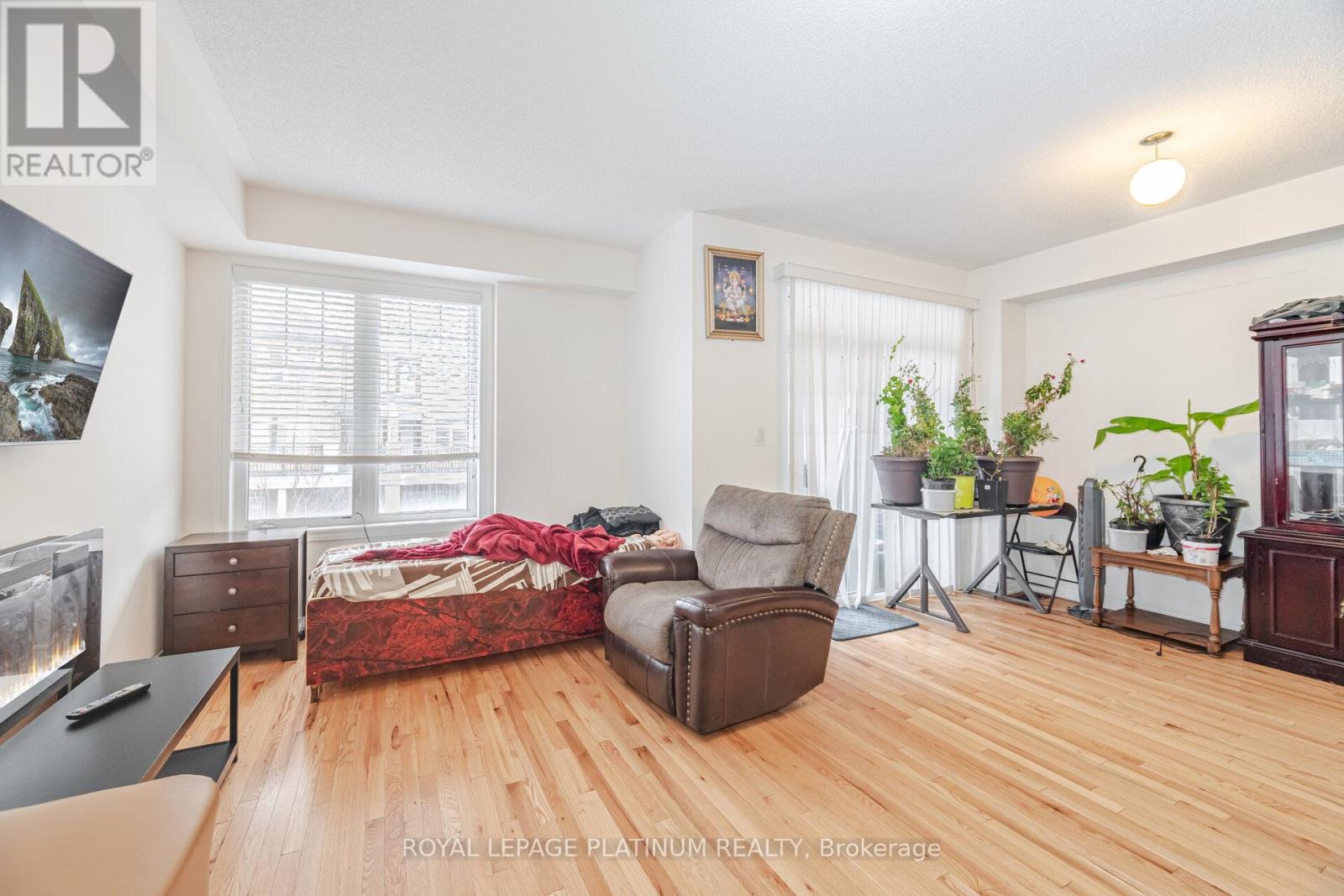 20 Haymarket Drive, Brampton, Ontario  L7A 5C3 - Photo 12 - W12540402