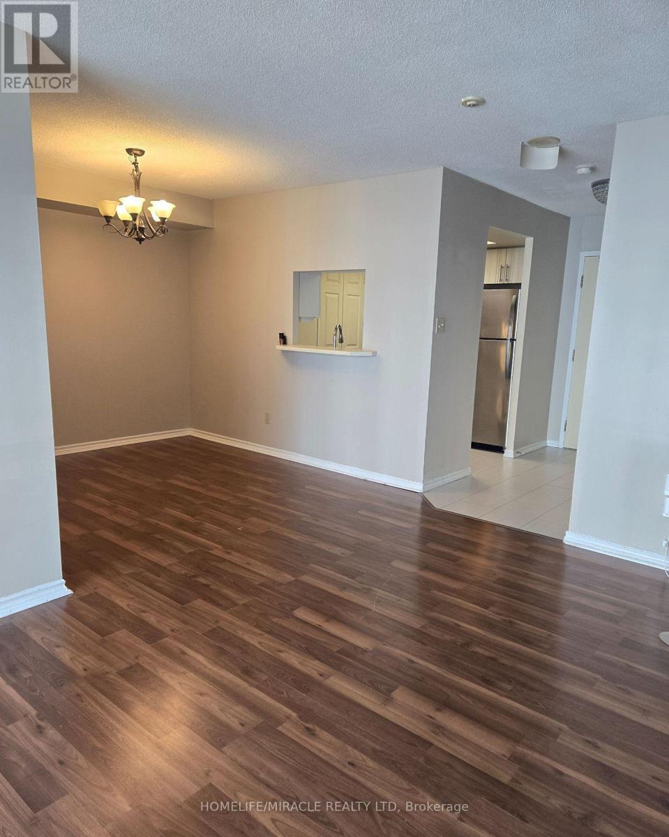 1701 - 285 Enfield Place S, Mississauga, Ontario  L5B 3Y6 - Photo 3 - W12540410