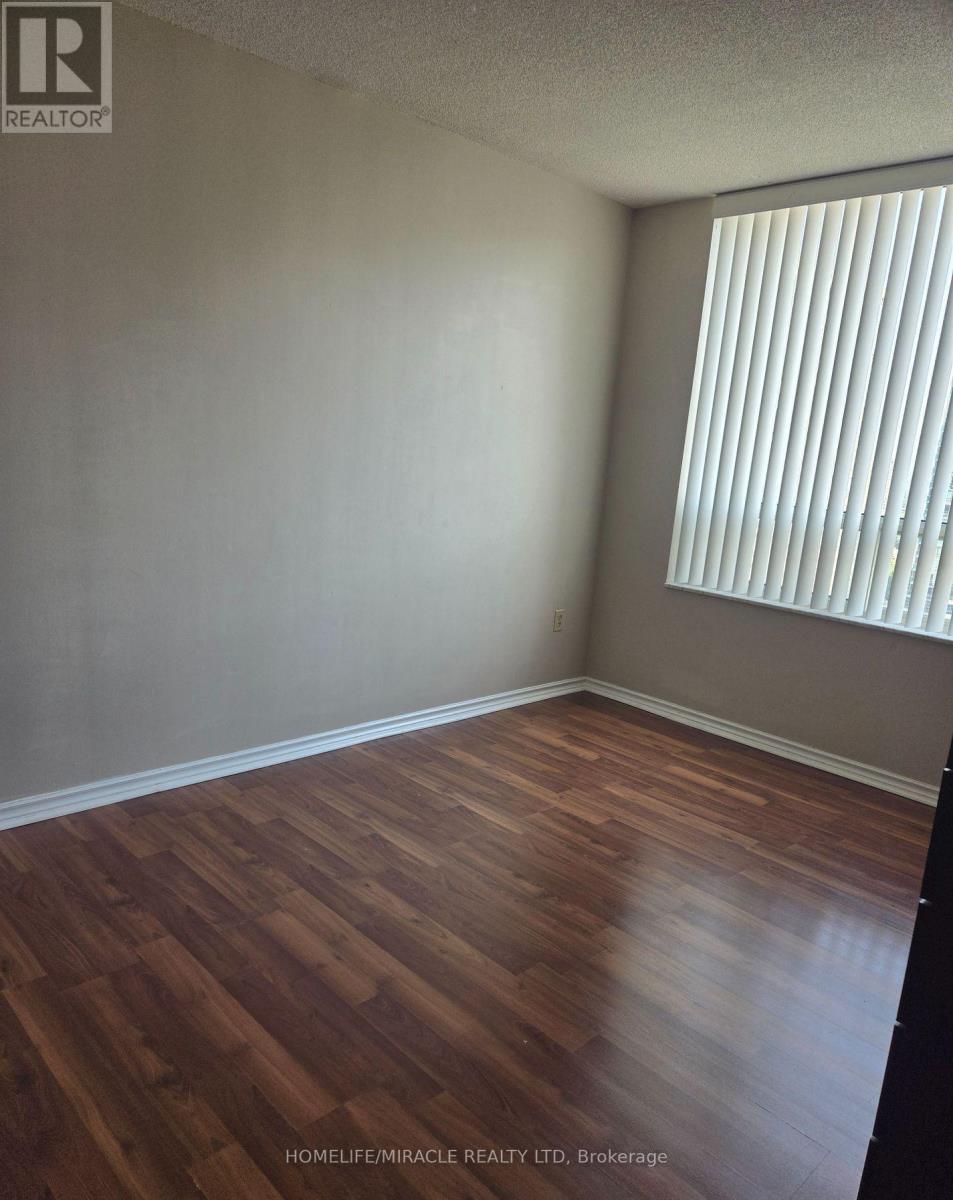 1701 - 285 Enfield Place S, Mississauga, Ontario  L5B 3Y6 - Photo 5 - W12540410