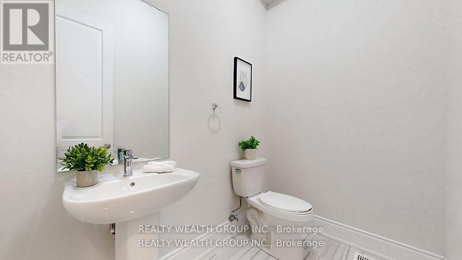 2421 Irene Crescent, Oakville, Ontario  L6H 7C5 - Photo 15 - W12540416