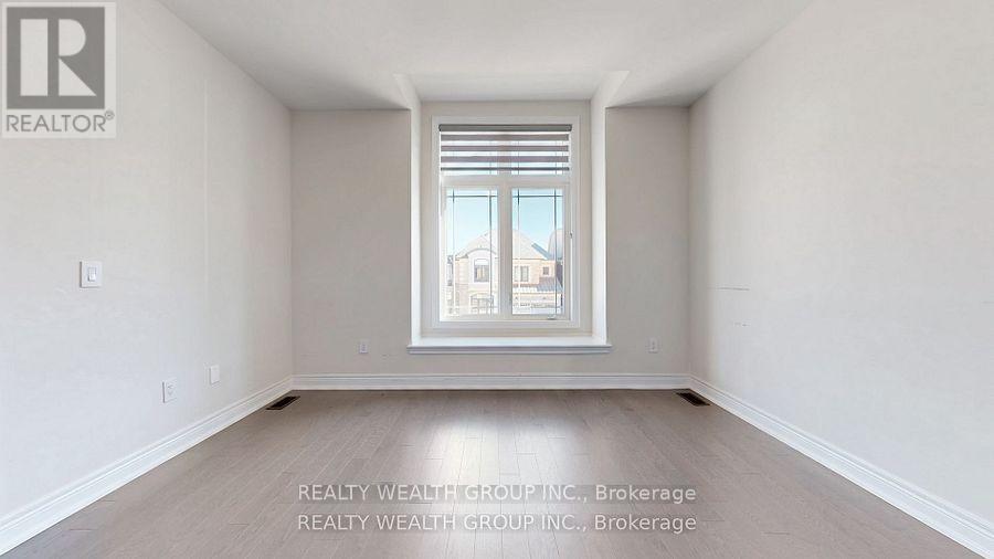 2421 Irene Crescent, Oakville, Ontario  L6H 7C5 - Photo 35 - W12540416