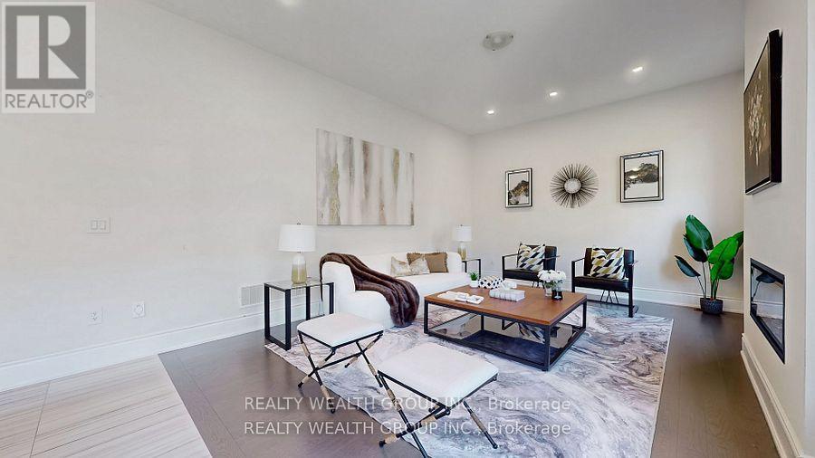 2421 Irene Crescent, Oakville, Ontario  L6H 7C5 - Photo 7 - W12540416