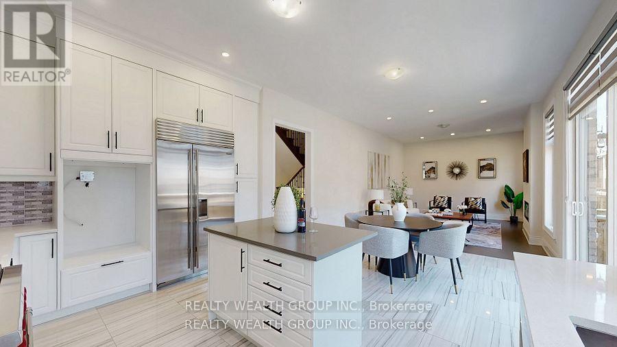 2421 Irene Crescent, Oakville, Ontario  L6H 7C5 - Photo 9 - W12540416