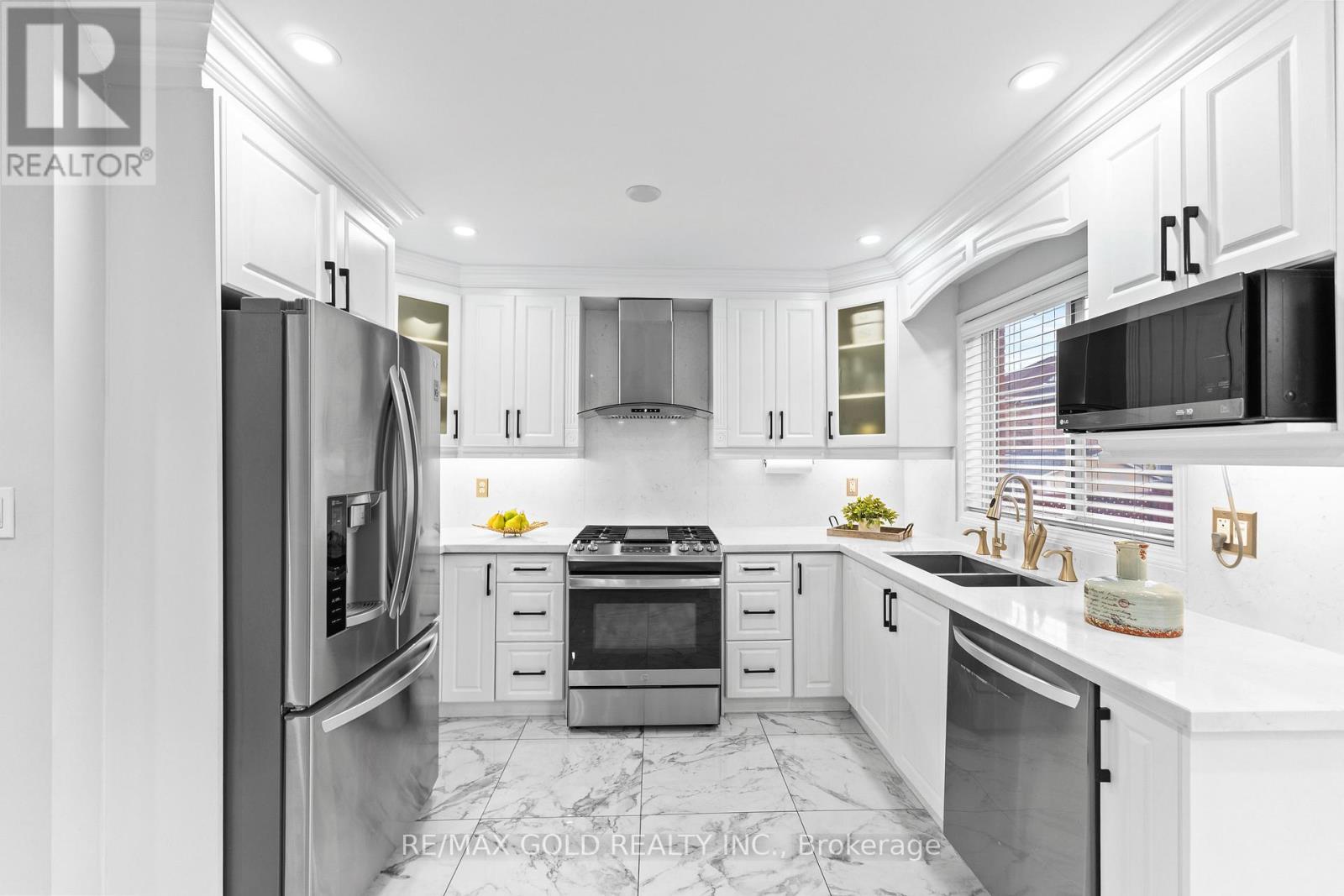 29 Zimmer Street, Brampton, Ontario  L6S 6L9 - Photo 15 - W12540424