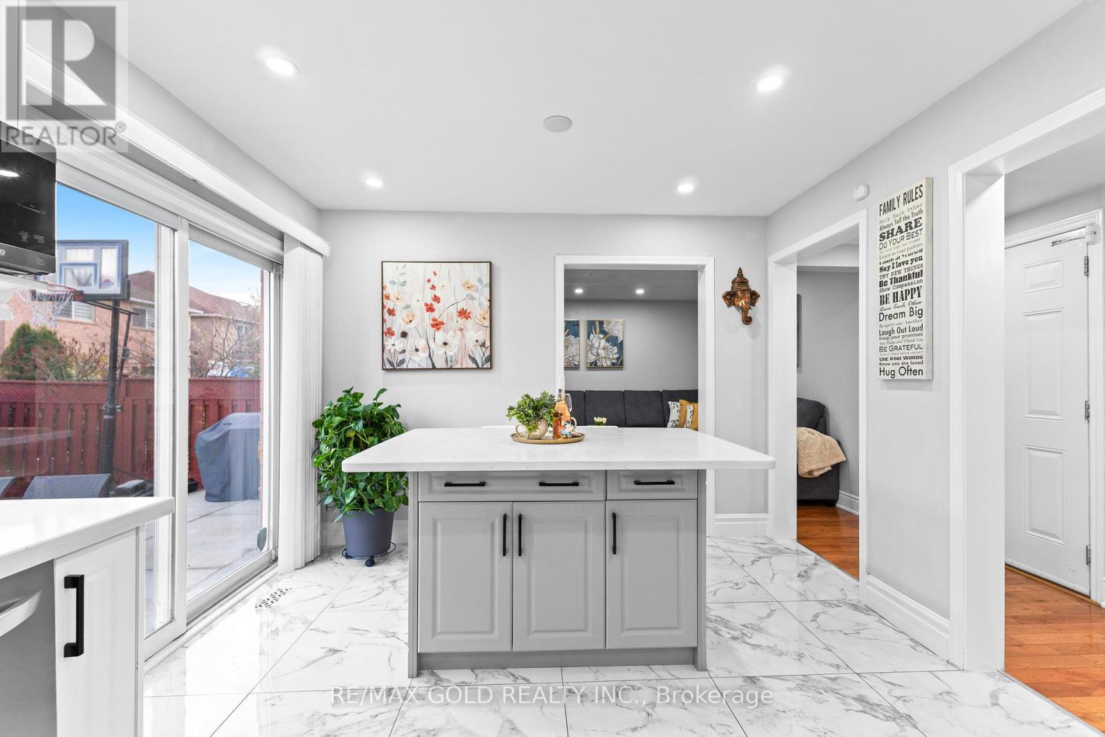 29 Zimmer Street, Brampton, Ontario  L6S 6L9 - Photo 17 - W12540424