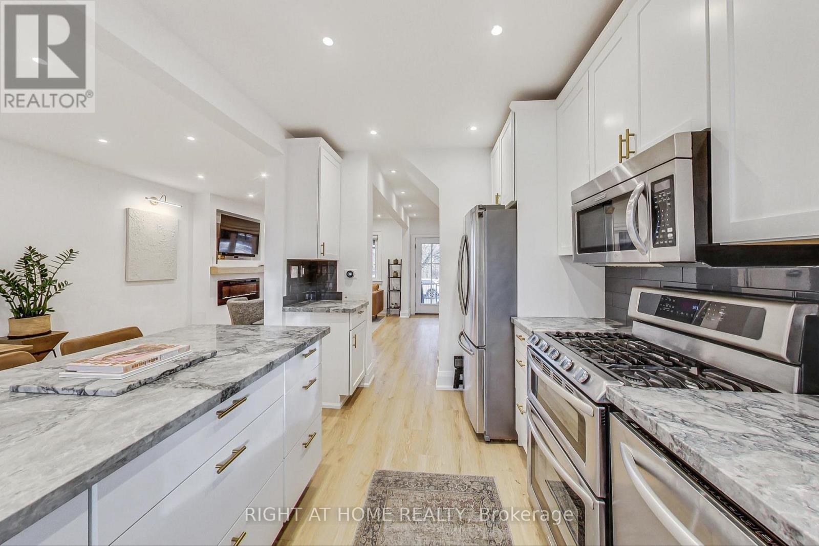 170 Fifth Street, Toronto, Ontario  M8V 2Z7 - Photo 12 - W12540456